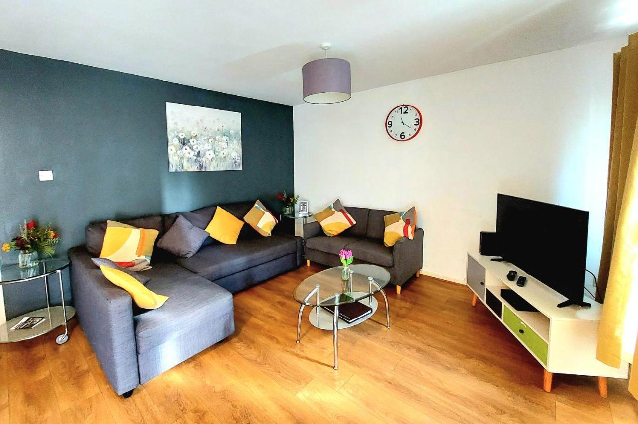 Milton House - Entire 3Bed House Free Wifi & 4 Free Parking Spaces Serviced Accommodation Newcastle Uk エクステリア 写真