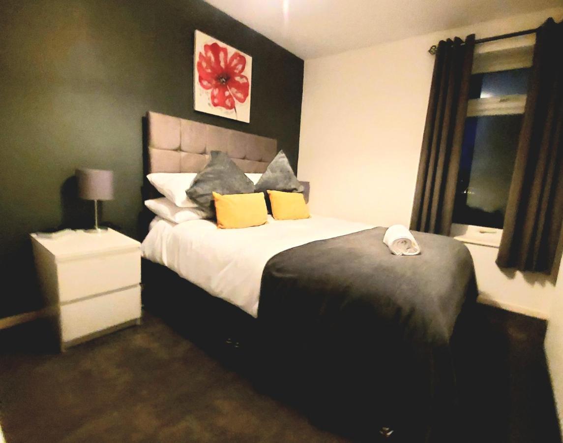 Milton House - Entire 3Bed House Free Wifi & 4 Free Parking Spaces Serviced Accommodation Newcastle Uk エクステリア 写真