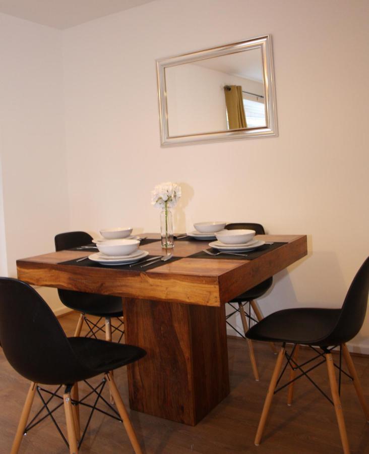 Milton House - Entire 3Bed House Free Wifi & 4 Free Parking Spaces Serviced Accommodation Newcastle Uk エクステリア 写真